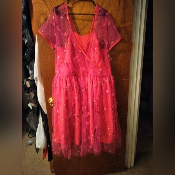 Hot Pink Dress with Embroidery from Unique Vintage - Picture 1 of 5